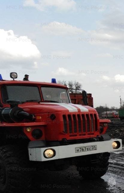 Спасатели МЧС России приняли участие в ликвидации ДТП в поселке Томаровка Яковлевского  городского округа